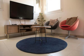 Bright & Roomy Family Stay by the Beach